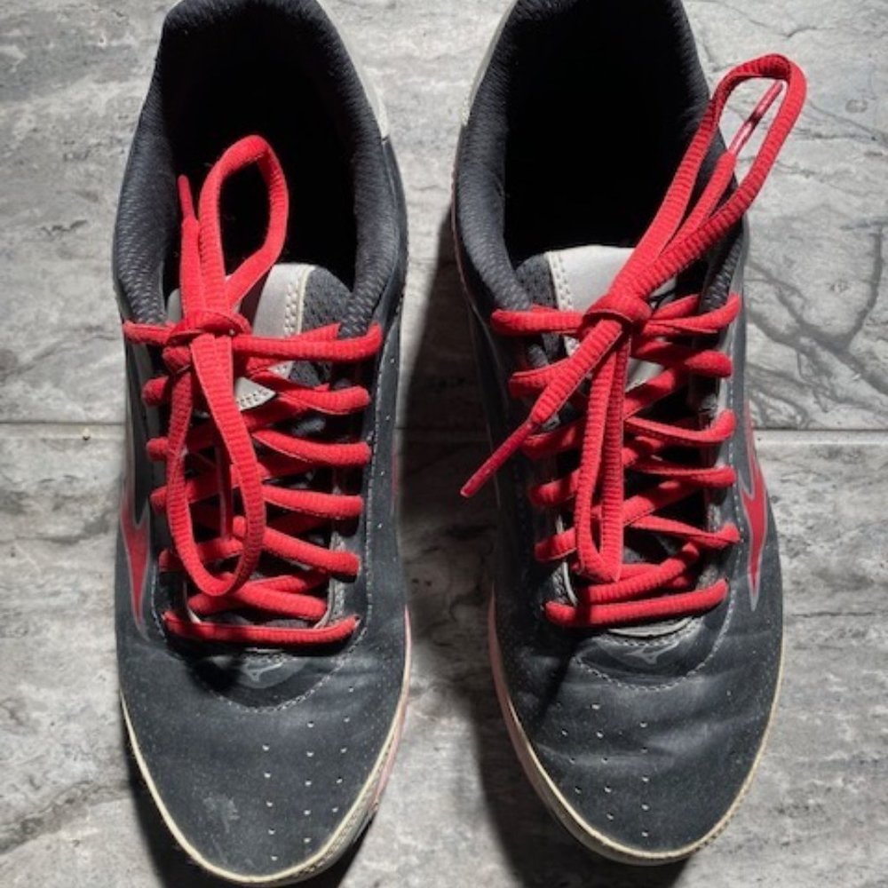 Mizuna Boy's Baseball Cleats, Size 5